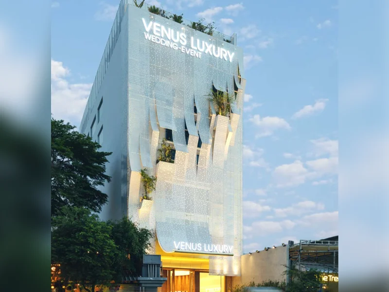 venus luxury